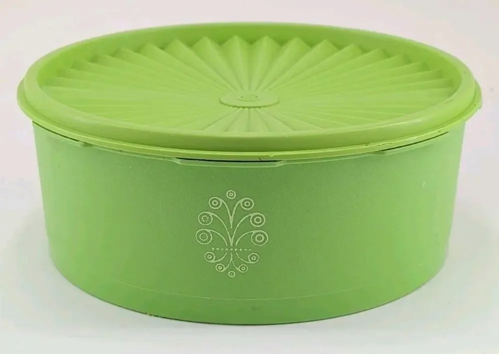 Vintage Tupperware #1204 Lime Green Servalier Container W/Lid 8
